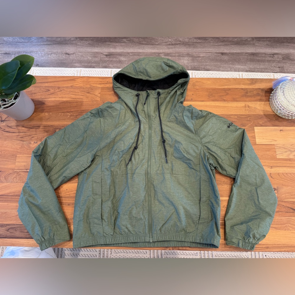 NWOT Columbia Women’s Lillian Ridge Hooded Short Rain Jacket